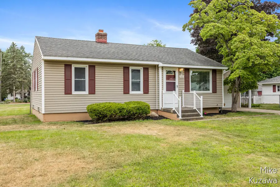 3901 Suburban Shores Drive NE, Northview, MI 49525 - #3