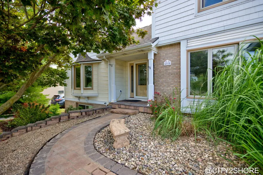 6719 Crown Point Drive, Hudsonville, MI 49426 - #2