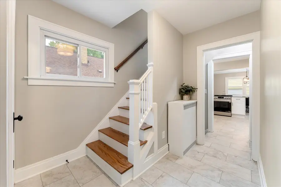 2630 Oakwood Avenue NE, Grand Rapids, MI 49505 - #2