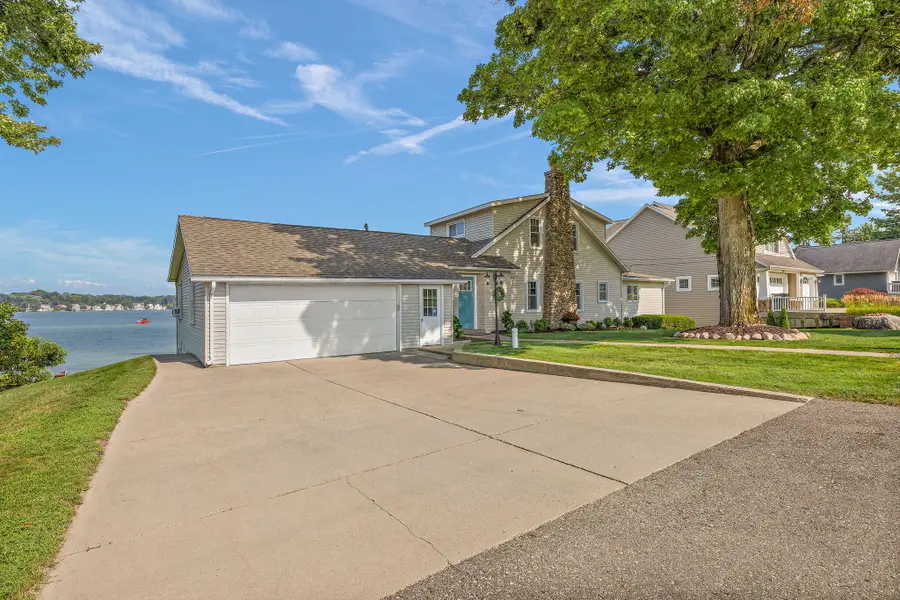 4577 6th Street, Caledonia, MI 49316 - #2