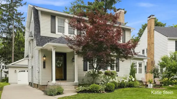 903 Orchard Avenue SE, EastGrandRapids, MI 49506
