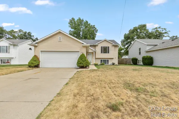 303 Regent Street SE, GrandRapids, MI 49548