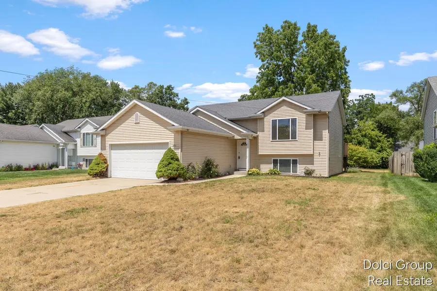 303 Regent Street SE, Kentwood, MI 49548 - #2