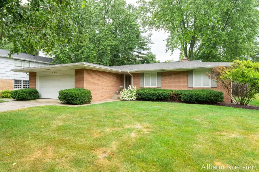 340 Worcester Drive NE, Grand Rapids, MI 49503 - #2