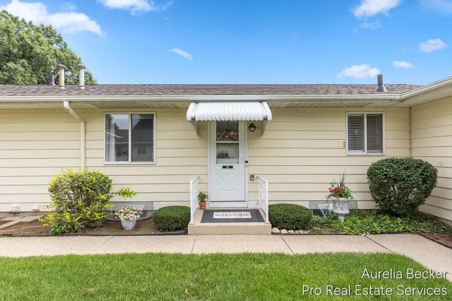 5812 Leisure South Drive SE Building: 28, Kentwood, MI 49548 - #3