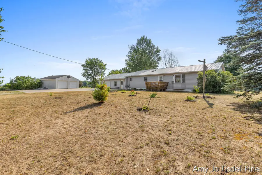 6643 S Wood Road, Sheridan, MI 48884 - #2