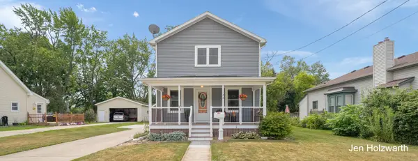 122 E Kent Street, GrandLedge, MI 48837