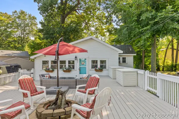 2621 Lansing Street, Crystal, MI 48818