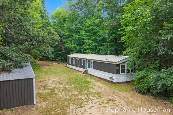 8394 Nugent Avenue NE, Rockford, MI 49341