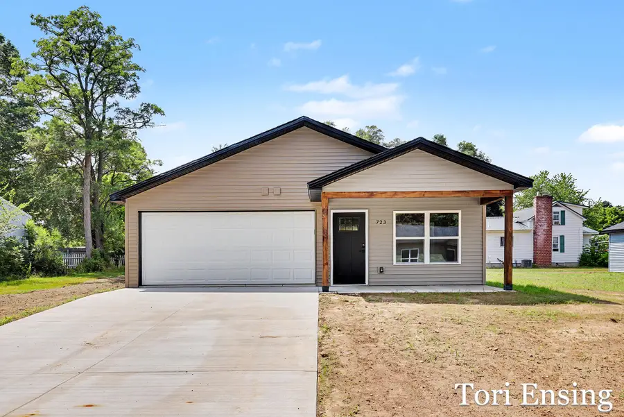 723 N Burgess Street, Greenville, MI 48838 - #3