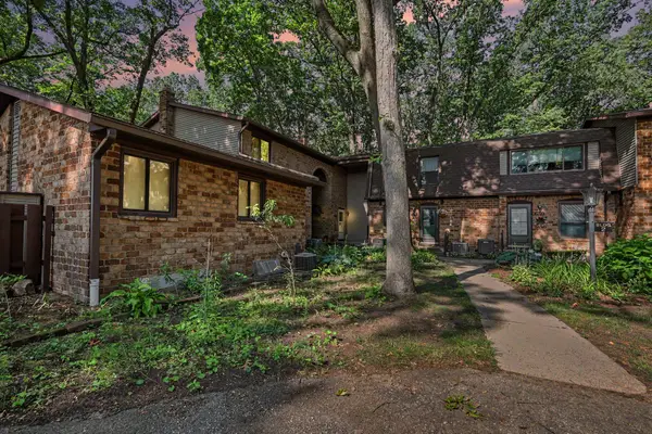 2579 Chatham Woods Drive SE, GrandRapids, MI 49546