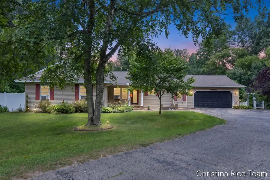 10226 SW Greenville Road, Greenville, MI 48838 - #2