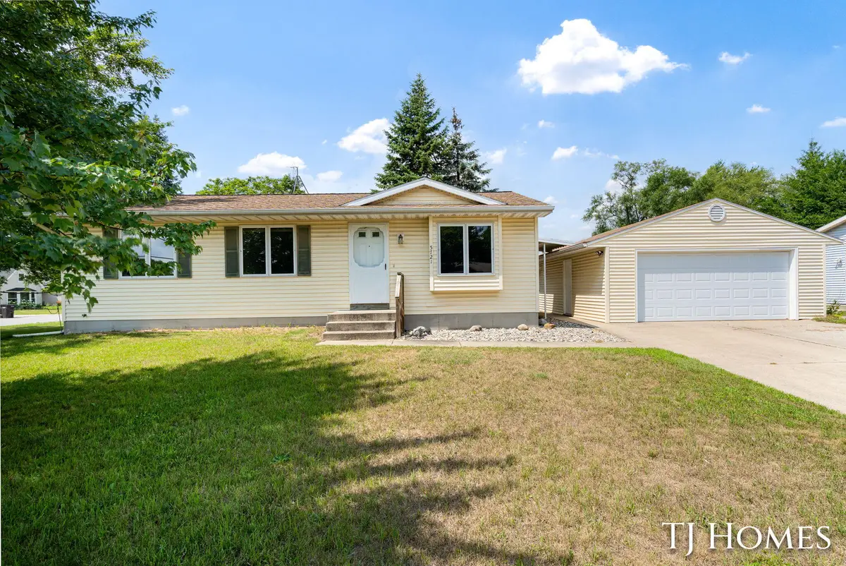 5721 Jefferson Avenue SE, Kentwood, MI 49548 - #1