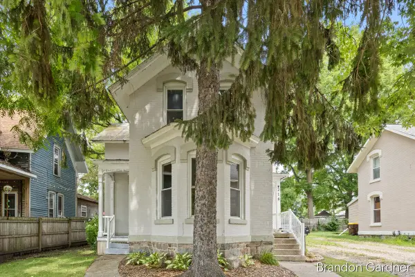 218 E Adams Street, Ionia, MI 48846