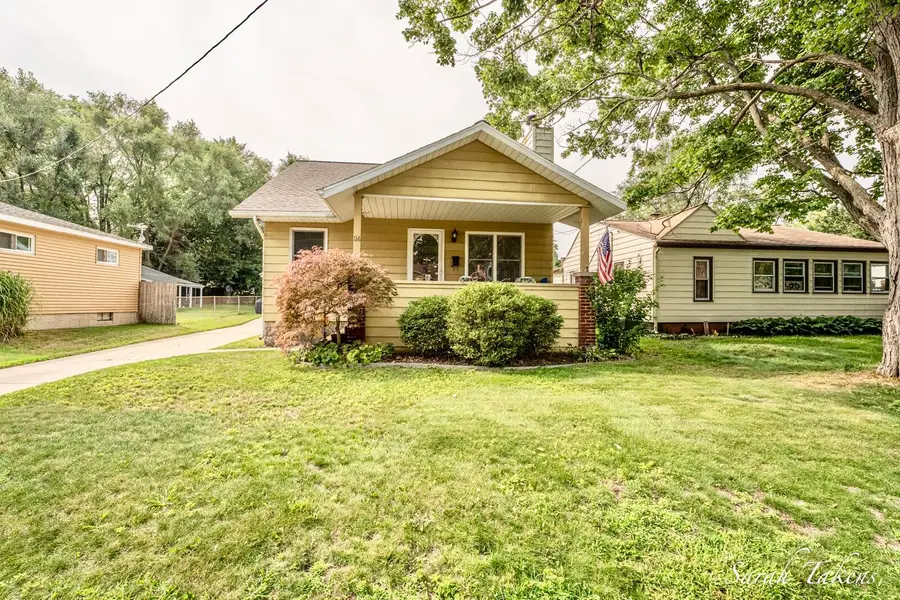 116 35th Street SE, Grand Rapids, MI 49548 - #2