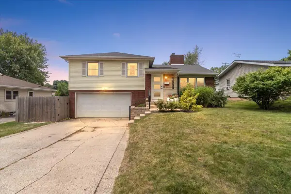 1555 Carlton Avenue NE, GrandRapids, MI 49505