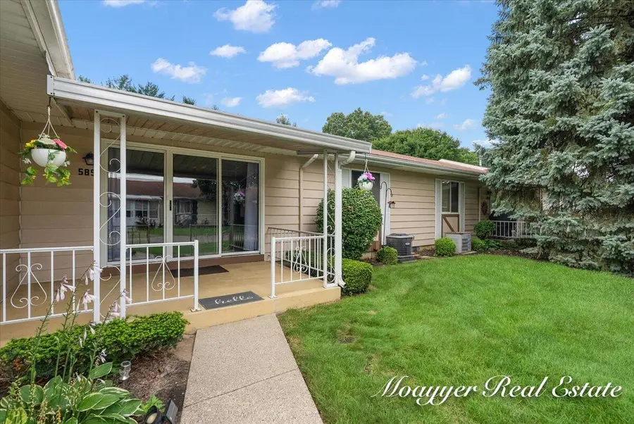 5891 Leisure S Drive SE, Grand Rapids, MI 49548 - #3
