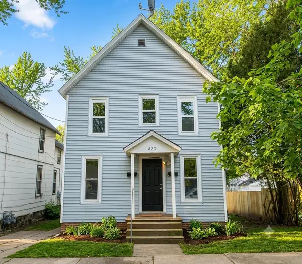 823 Mc Reynolds Avenue NW, GrandRapids, MI 49504