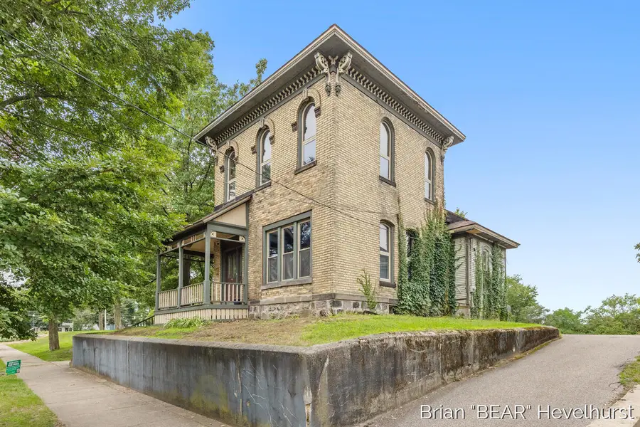 827 Fairview Avenue NE, Grand Rapids, MI 49503 - #2