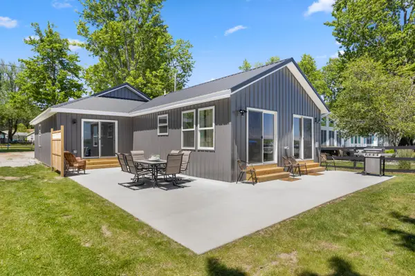 2751 Russell Drive, Wayland, MI 49348
