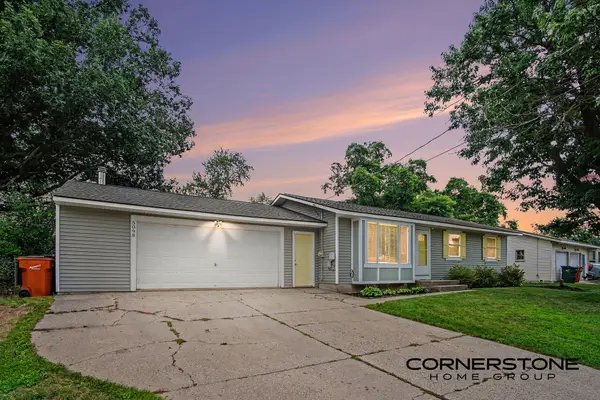 5098 Wallingford Drive NW, ComstockPark, MI 49321