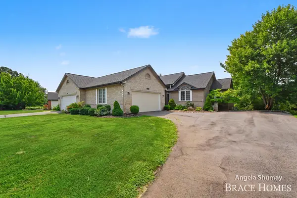 4942 N Quail Crest Drive SE, GrandRapids, MI 49546