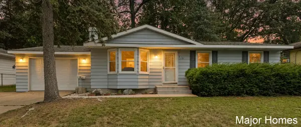 5738 Blaine Avenue SE, Kentwood, MI 49508
