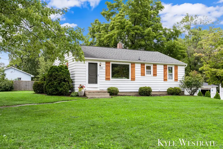 4205 Hillsdale Avenue NE, Northview, MI 49525 - #2