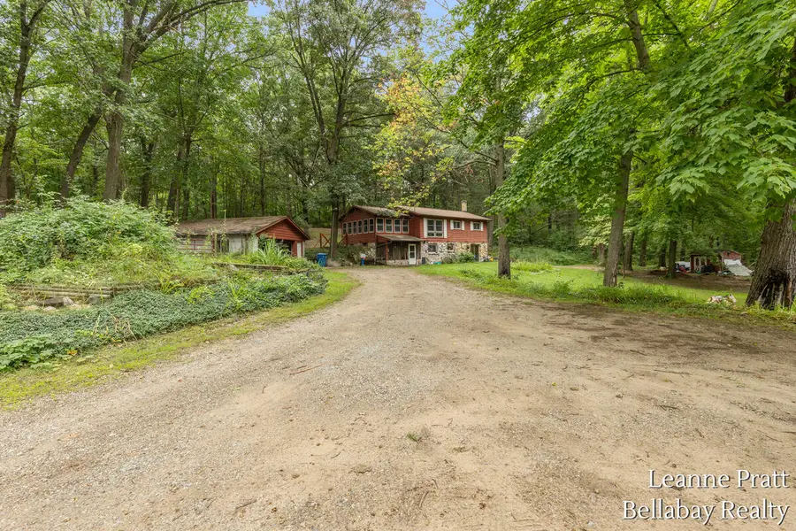 817 W Kirby Road, Battle Creek, MI 49017 - #2