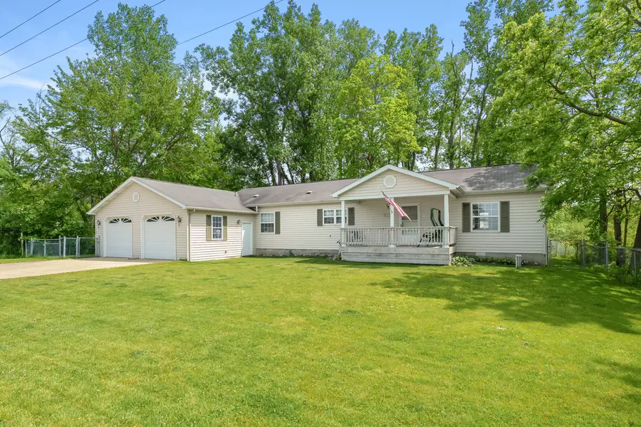 2038 E Bristol Road E, Dowling, MI 49050 - #2
