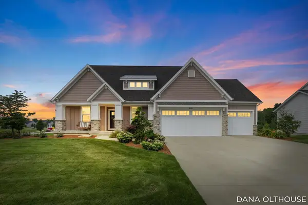 8233 Boardwalk Drive SW, ByronCenter, MI 49315