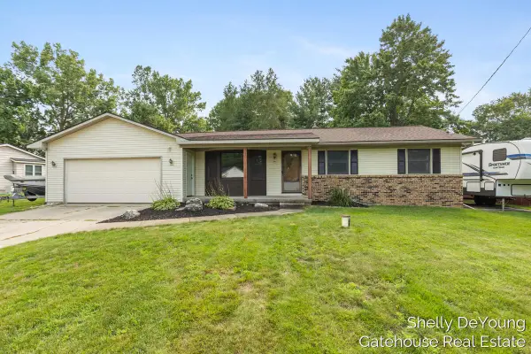 3078 Paris Park Drive SE, Kentwood, MI 49512