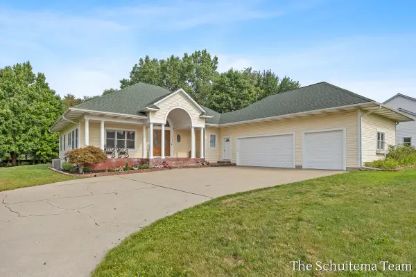 6219 Walton Heath Drive, Hudsonville, MI 49426