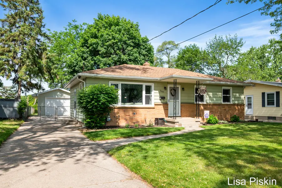 3643 Wyoming Avenue SW, Wyoming, MI 49519 - #2