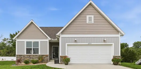 6927 Caliburn Drive SE, Caledonia, MI 49316