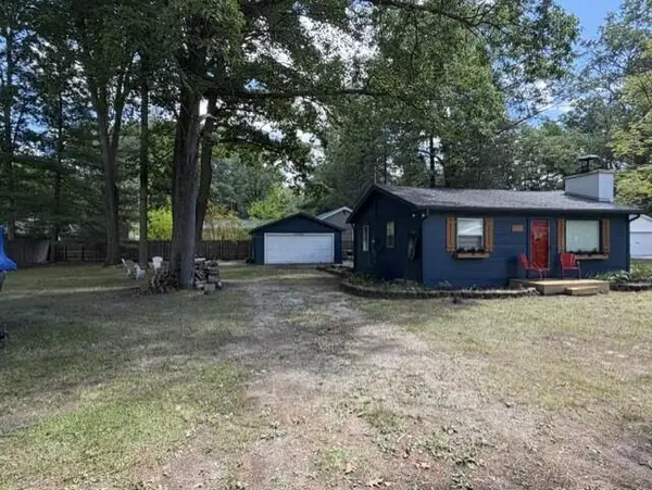 222 Cottage Drive, Prudenville, MI 48651