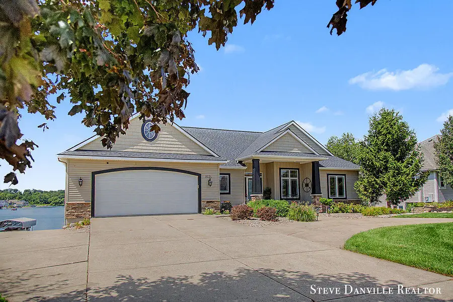 9121 24th Avenue, Jenison, MI 49428 - #2