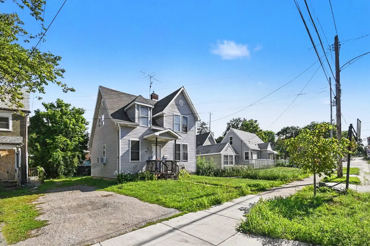 908 W Lapeer Street, Lansing, MI 48915 - #1