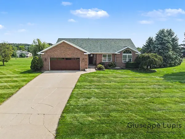5870 Terrace Ridge Drive NE, Rockford, MI 49341