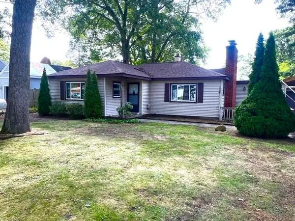 2063 S Manitou Circle, NortonShores, MI 49441