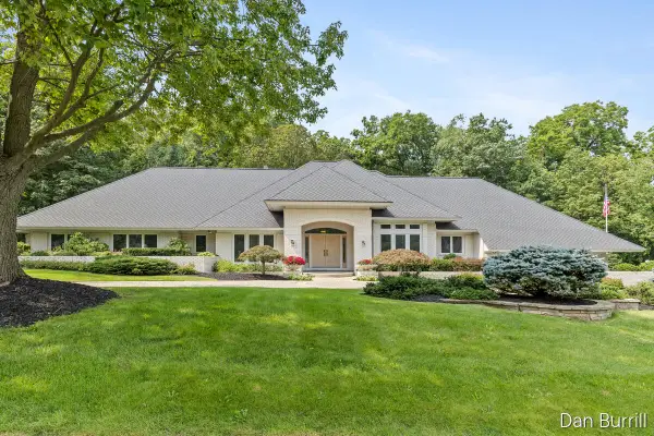 5999 SW Hillsborough Court SW, Grandville, MI 49418