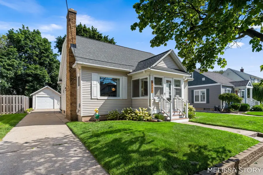 1011 Beechwood Street NE, Grand Rapids, MI 49505 - #3