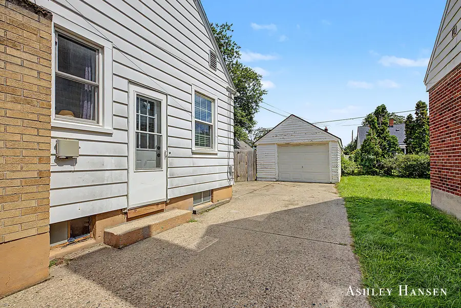 1714 Fremont Avenue NW, Grand Rapids, MI 49504 - #3