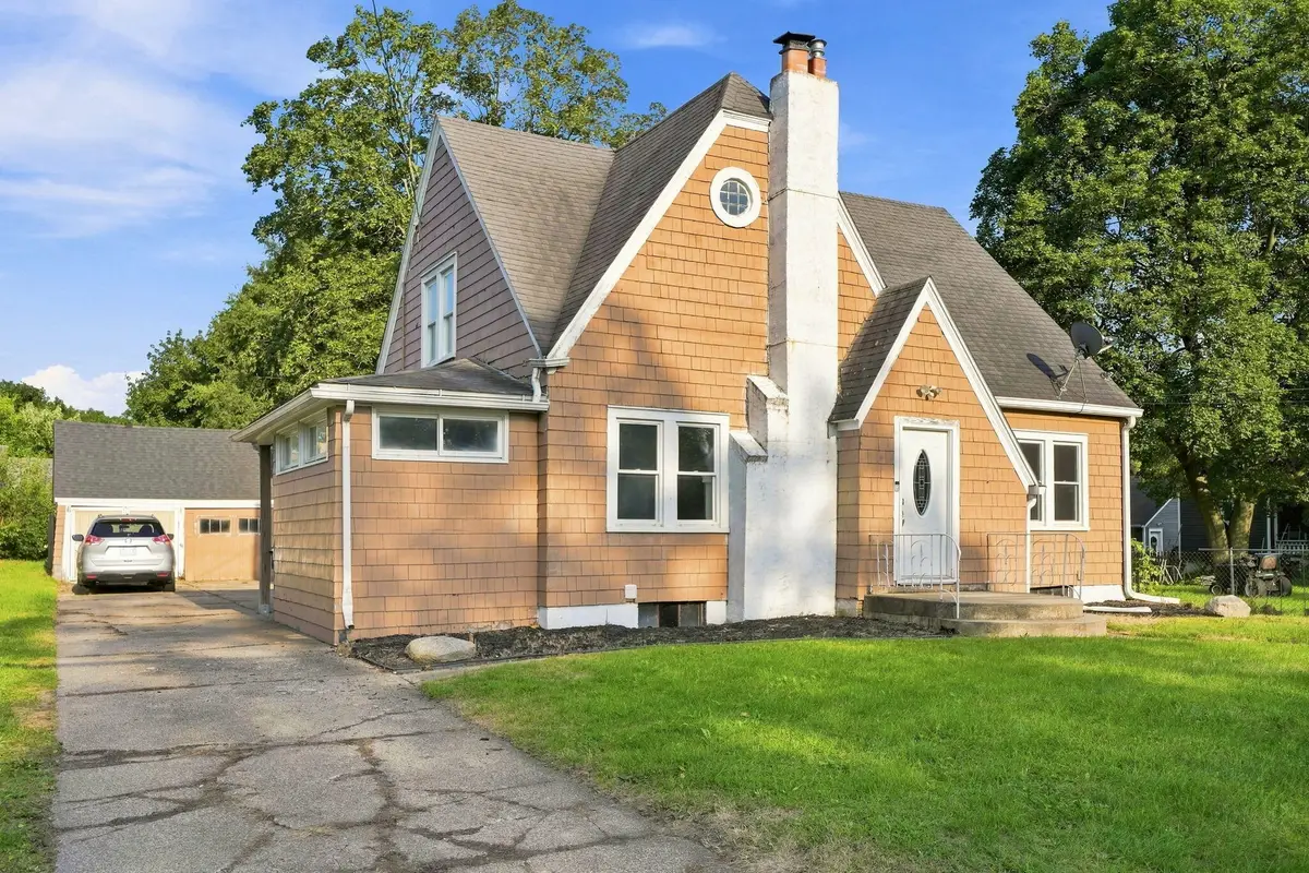 136 E Ave N, Battle Creek, MI 49017 - #1