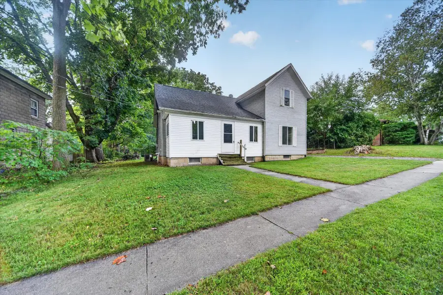 124 E Clinton Street, Hastings, MI 49058 - #3