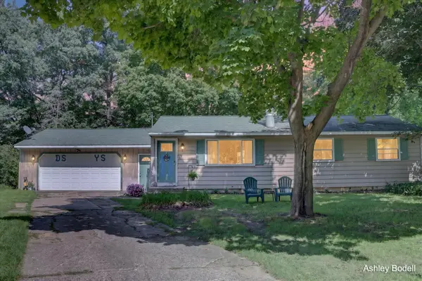 1448 Baywicke Drive SE, Lowell, MI 49331