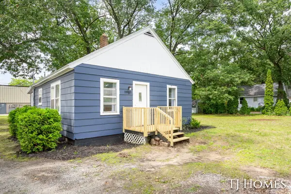 1981 Valley Street, Muskegon, MI 49442