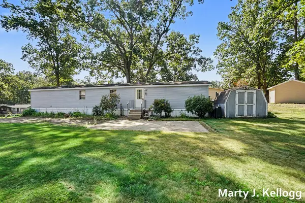 2511 S Fawn Avenue, WhiteCloud, MI 49349