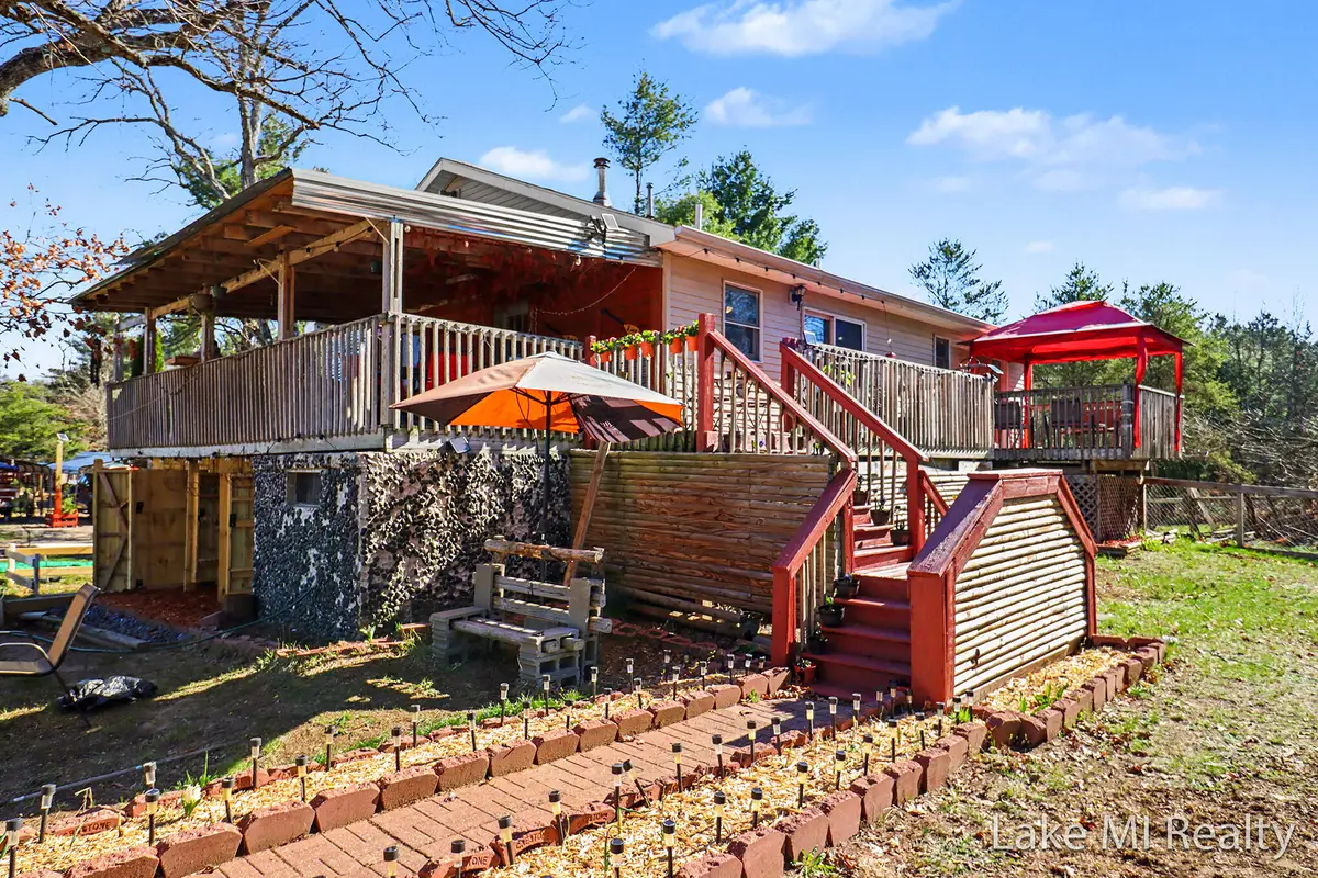 1889 E 40th Street, Everett, MI 49349 - #1