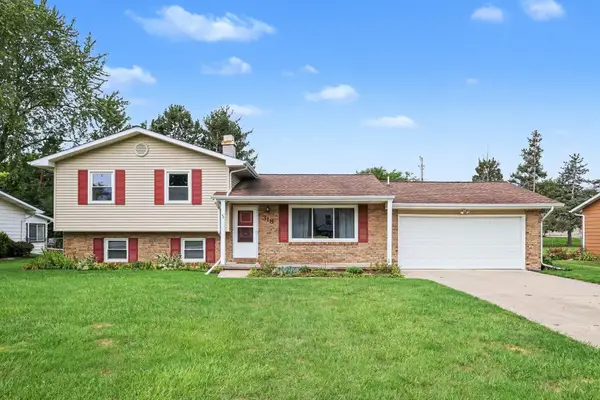 318 Kenway Drive, Lansing, MI 48917